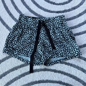 Lululemon Shorts Size 4 Light Blue